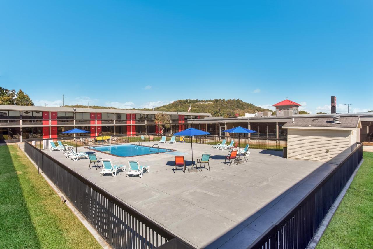 Econo Lodge Кейв-Сити Экстерьер фото