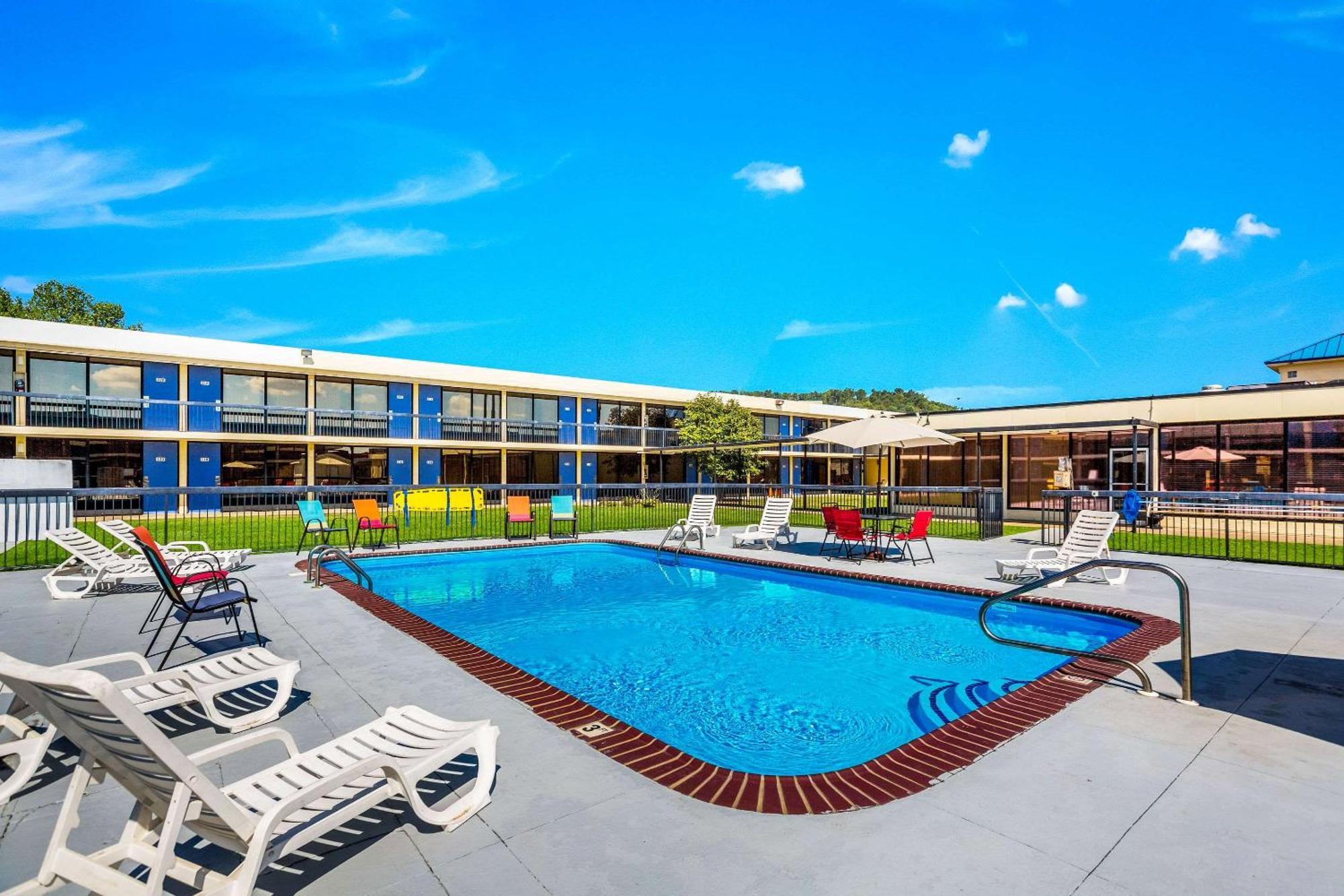 Econo Lodge Кейв-Сити Экстерьер фото
